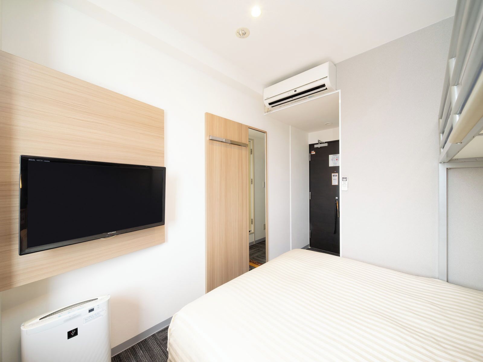 blackout curtains, soundproofing, free wifi, bed sheets