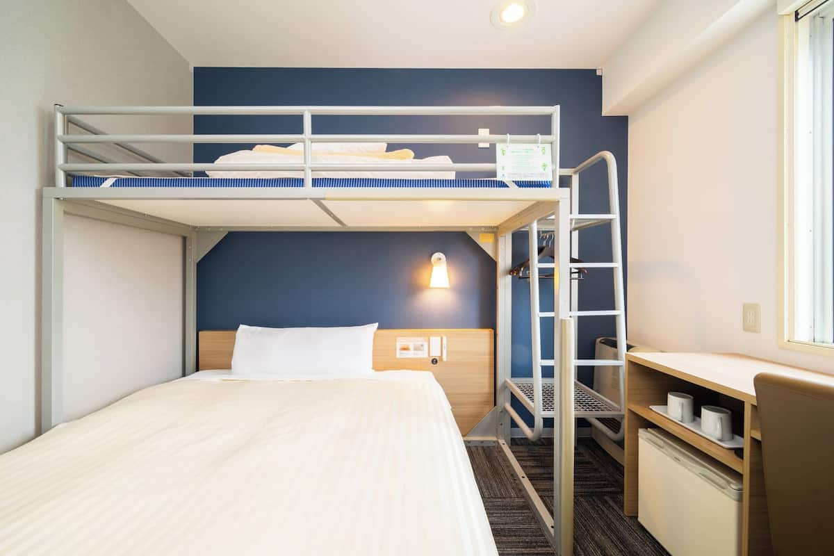 blackout curtains, soundproofing, free wifi, bed sheets