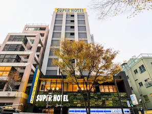 Experience the sleek, contemporary design of the Super Hotel's exterior.