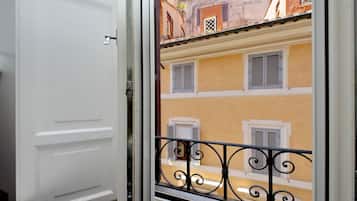 Chambre Triple Deluxe | Coffres-forts dans les chambres, décoration personnalisée