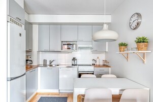 华丽公寓, 桑拿浴, 城市景观 | 客房内用餐