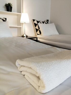 1 bedroom, desk, blackout drapes, soundproofing - Haave Apartments Tampere (Tampere)