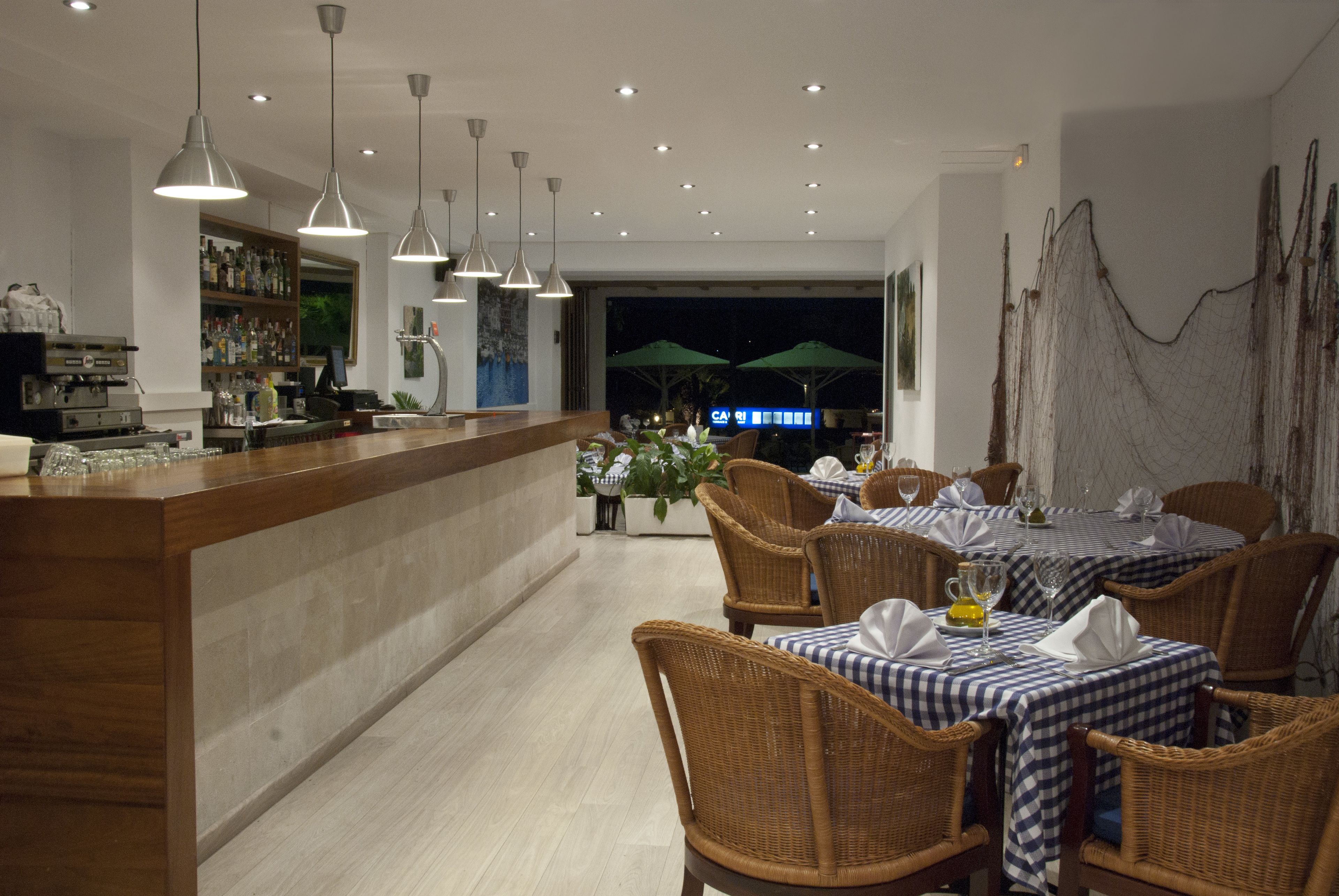 breakfast, lunch and dinner served