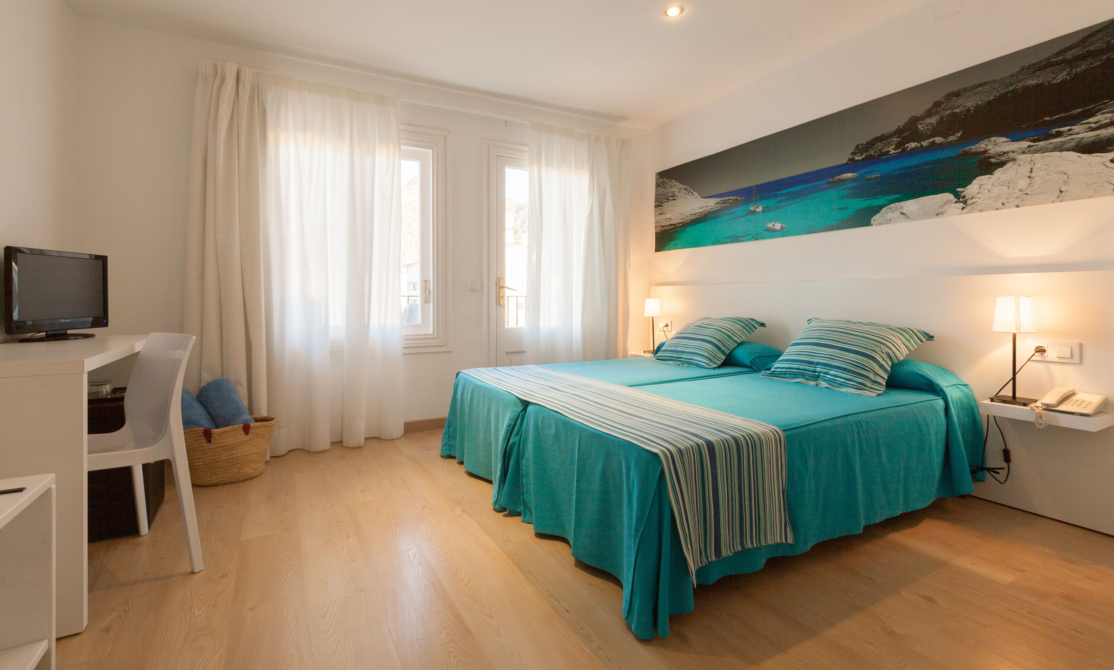 superior double or twin room, balcony, mountain view | minibar, in-room safe, desk, blackout curtains