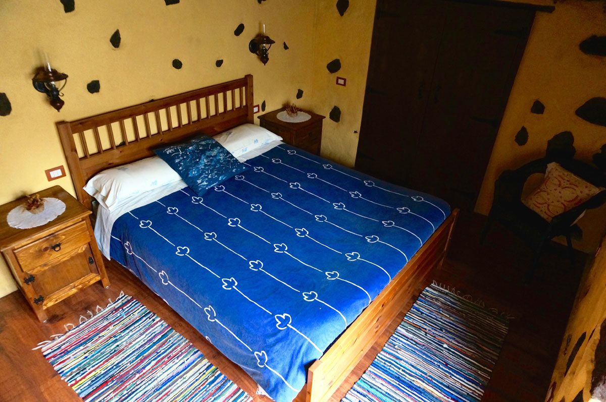 2 bedrooms, free cots/infant beds, free WiFi, bed sheets