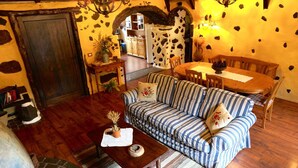House, 2 Bedrooms, Patio | Living room - Casa Rural El Molino (Buenavista del Norte)