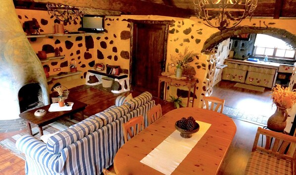 Casa, 2 camere da letto, patio | Area soggiorno | TV a schermo piatto