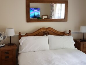 Desk, free WiFi - The Plough B&B (Abingdon)