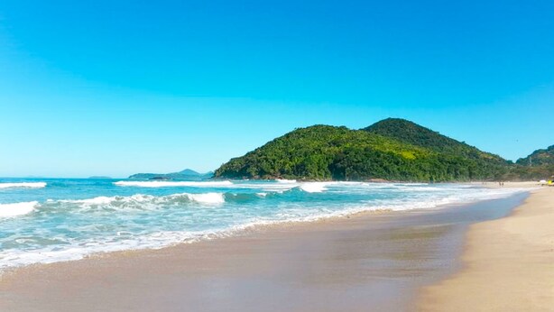 鄰近海灘、白沙、風浪板