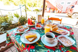 Desayuno de autoservicio incluido todos los días 