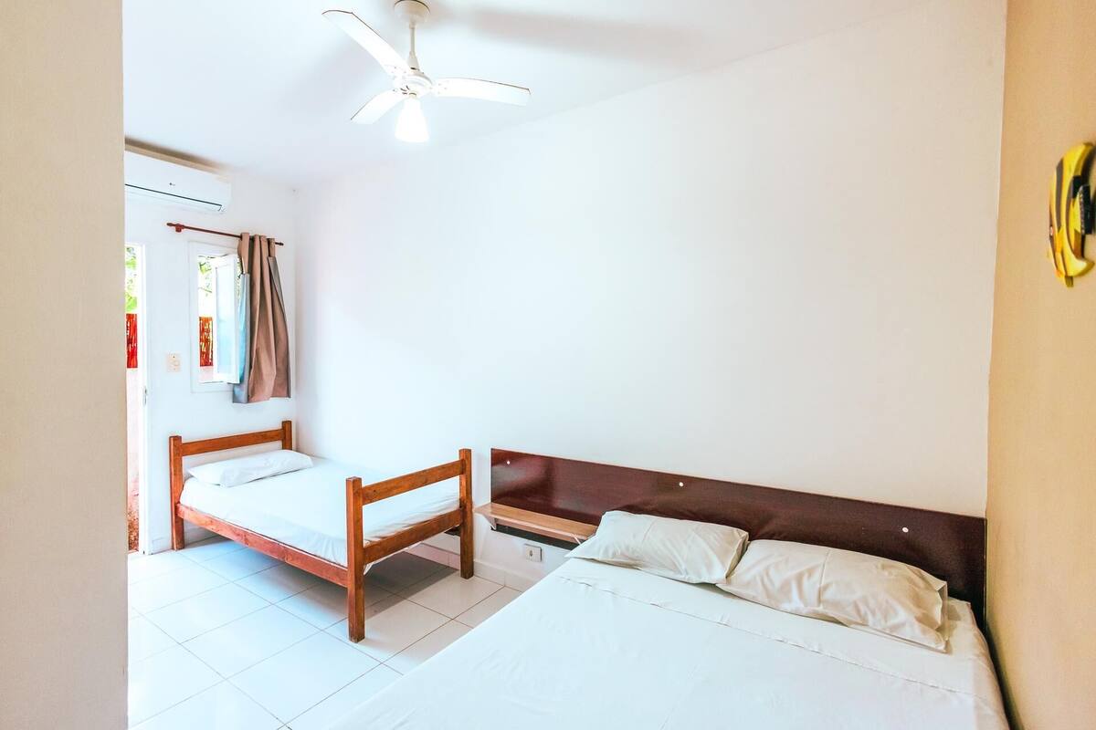 WiFi (free), bed sheets