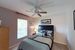 House, Multiple Beds (938 SW 6th Ct) | 3 bedrooms, free WiFi - 938 SW 6th Ct (Cape Coral)