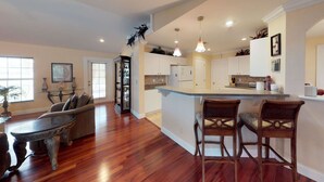 House, Multiple Beds (938 SW 6th Ct) | Private kitchen | Coffee/tea maker, fridge, microwave, stovetop - 938 SW 6th Ct (Cape Coral)