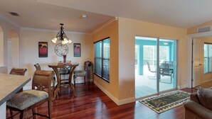 House, Multiple Beds (938 SW 6th Ct) | 3 bedrooms, free WiFi - 938 SW 6th Ct (Cape Coral)