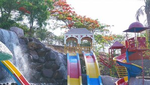 Indoor pool - Vedi Farm Resort (Koregaon)