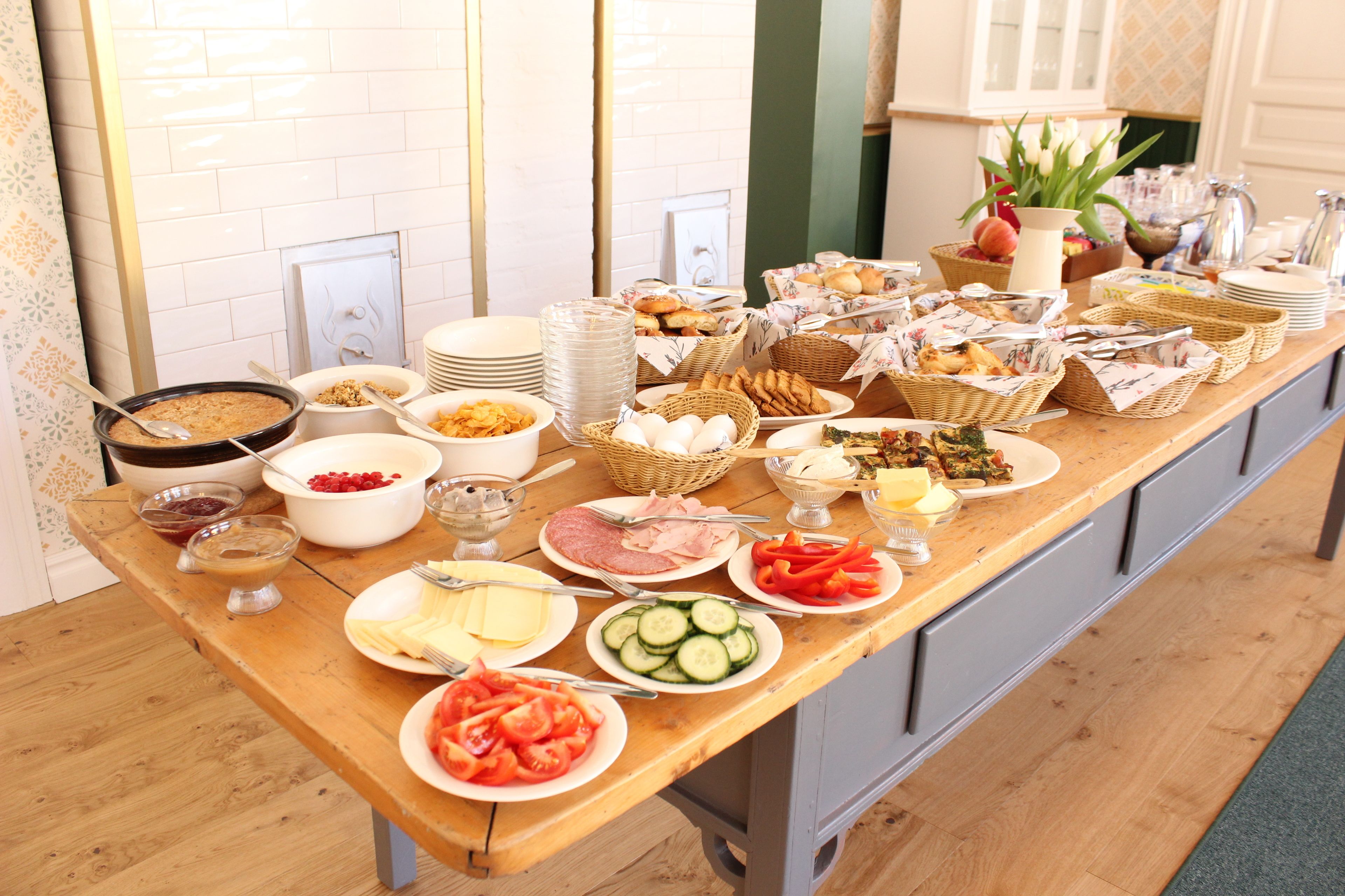 包含每日自助早餐