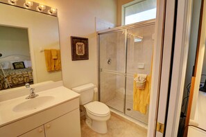 Bathroom - 1202 SE 36th St (Cape Coral)