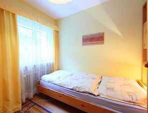 2 bedrooms, free Internet