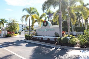 Condo (16655 Lake Circle Dr #825) | Exterior