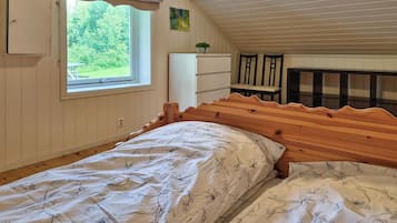 3 chambres, lit parapluie, draps fournis