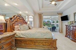 Casa (833 Monticello Ct) | 3 quartos, ferros/tábuas de passar roupa