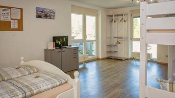 Basic Apartment, Multiple Beds | Free WiFi, bed sheets