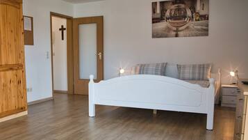 Apartamento básico, varias camas | Wifi gratis y ropa de cama