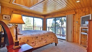 5 bedrooms, iron/ironing board, travel crib, WiFi - Lakeviews, Game Room, Hot Tub, BBQ (Big Bear)