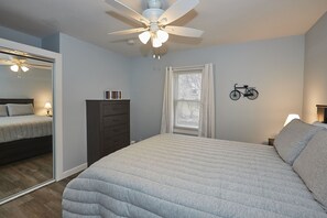 2 bedrooms, iron/ironing board, free WiFi, bed sheets