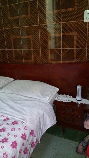 1 habitación y ropa de cama