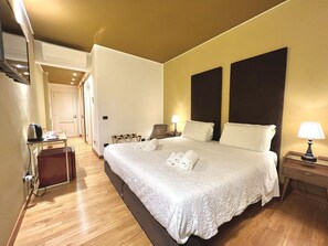 Camera con Spa | Daunenbettdecken, Pillowtop-Betten, Minibar, Schreibtisch