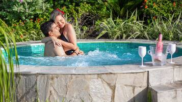 2 outdoor pools, sun loungers