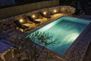 Piscina a l'aire lliure de temporada 