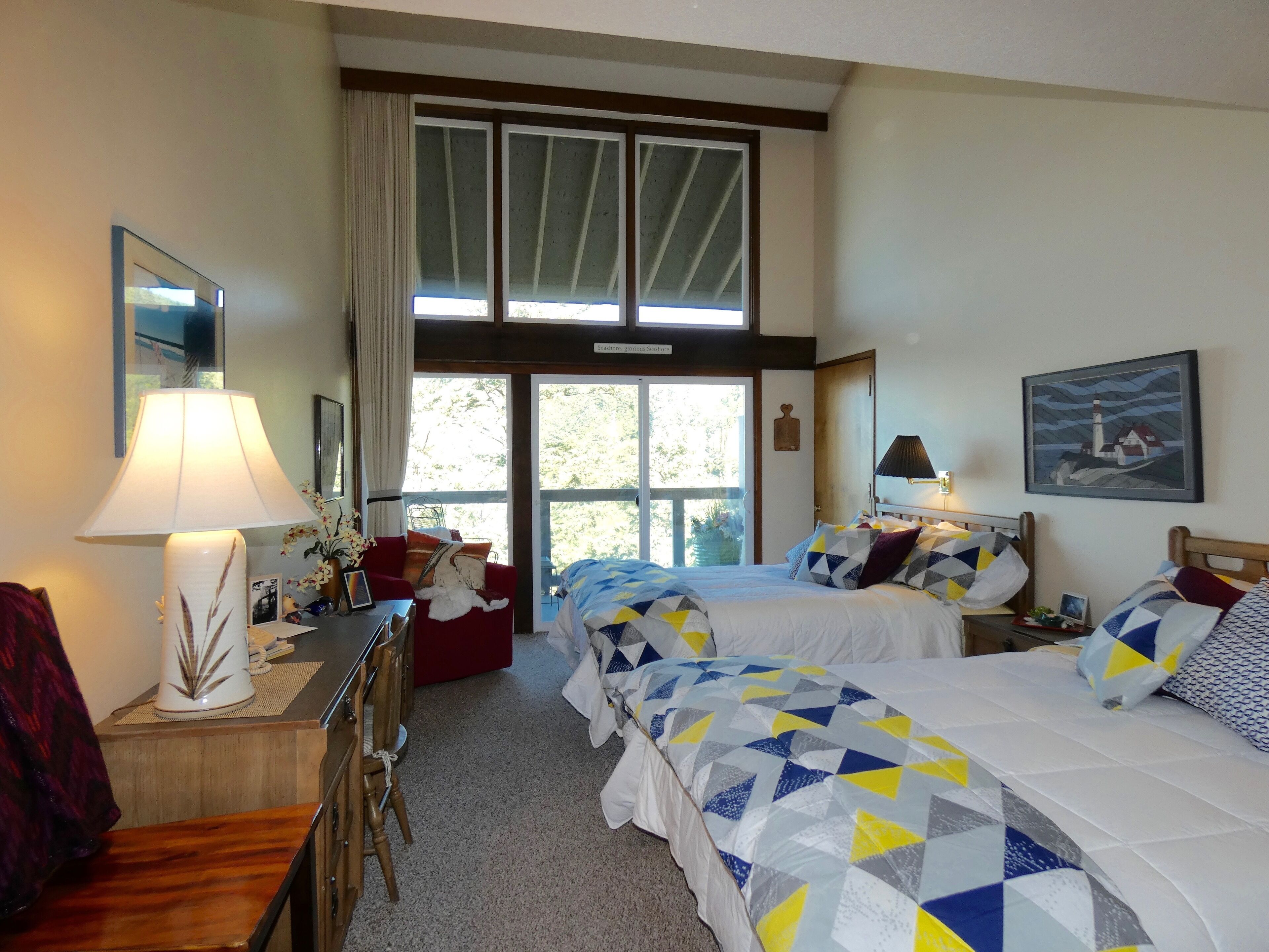 Ocean Front Condo in "The Eagles Nest" (weekly and monthly discounts available) 