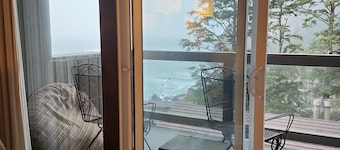 Ocean Front Condo in "The Eagles Nest" (wekelijkse en maandelijkse kortingen beschikbaar)
