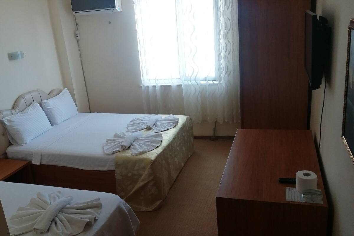 Free cots/infant beds, free WiFi, bed sheets