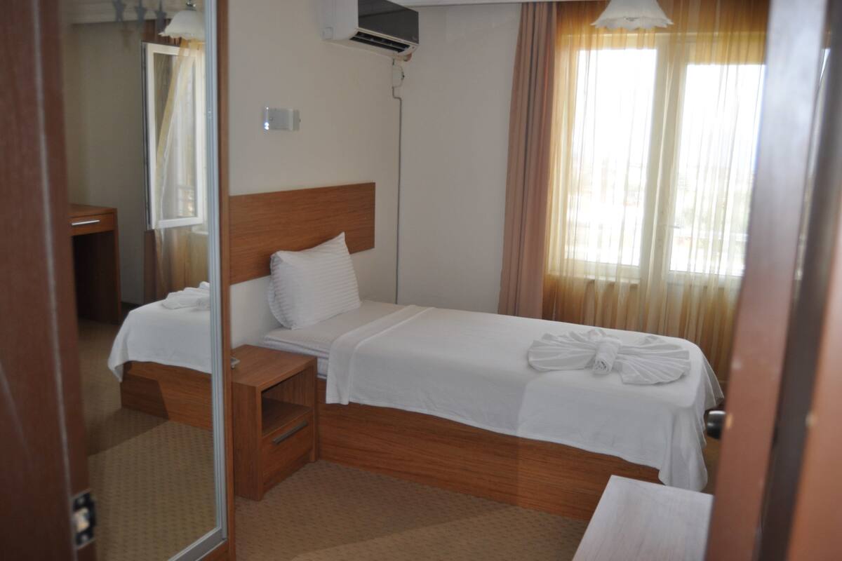 Free cots/infant beds, free WiFi, bed sheets