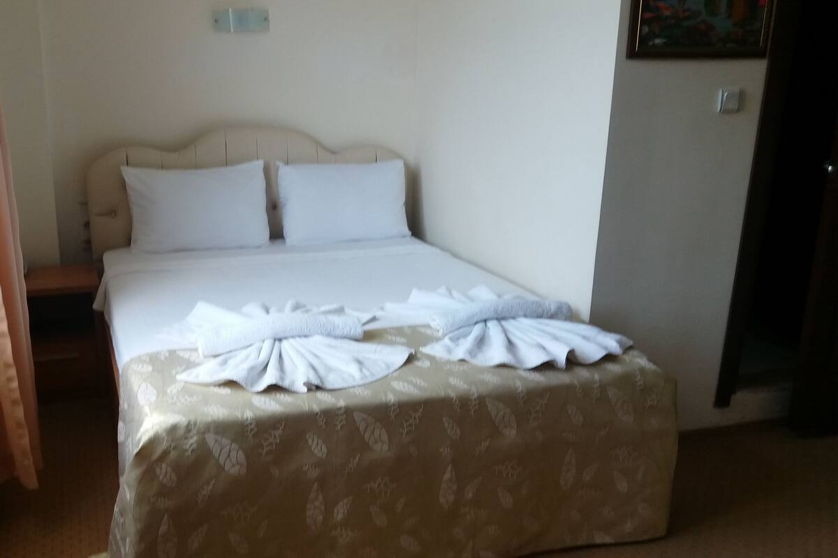 Free cots/infant beds, free WiFi, bed sheets