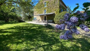 Exterior - Le Clos Pastel (Virac)