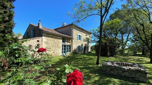 Exterior - Le Clos Pastel (Virac)