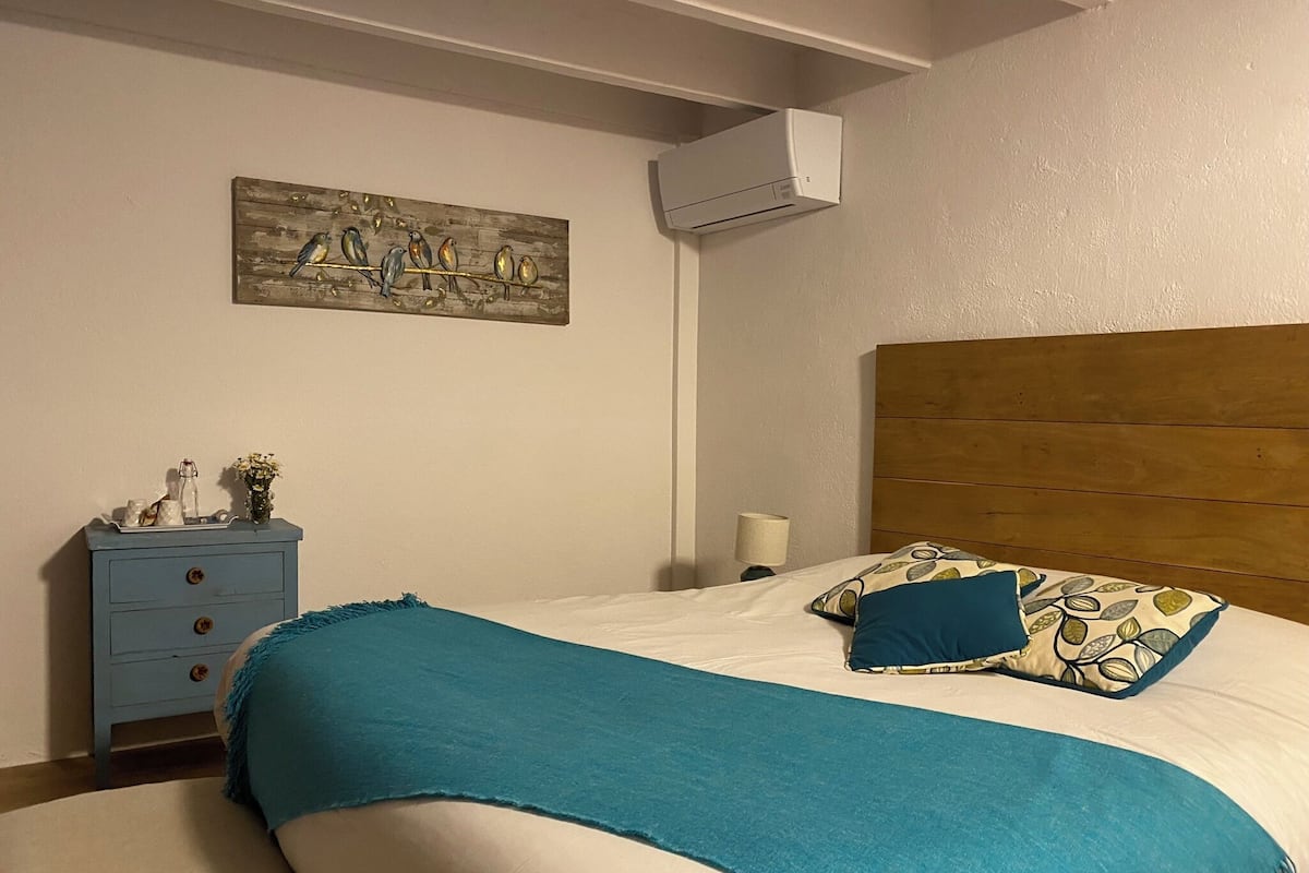 Lyxigt dubbelrum | SÀngtillbehör av högsta kvalitet och mörklÀggningsgardiner