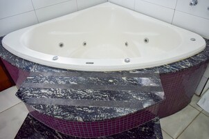 Minibar, wifi gratis, ropa de cama