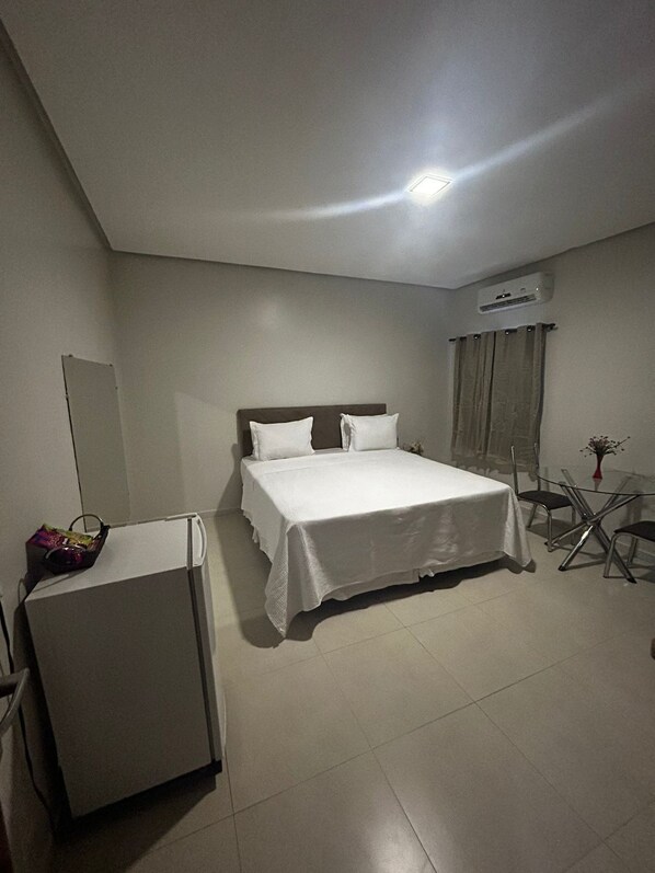 Chambre Luxe, 1 très grand lit | Minibar, Wi-Fi gratuit, draps fournis