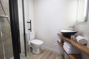 Cottage | Bathroom - Gîte du Bois Brillant (Couffé)