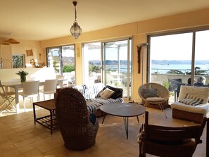TV, fireplace, DVD player, ping pong - Holiday house facing the sea (Trébeurden)