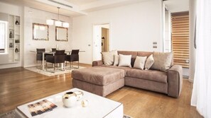 Departamento, 1 habitación | Sala de estar | Televisión LED 