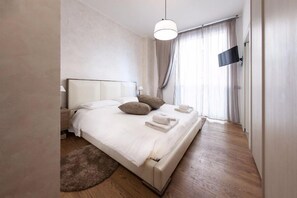 Apartment, 1 Bedroom | 1 bedroom, individually furnished, desk, iron/ironing board - Hemeras Boutique House Via Capelli (Milan)