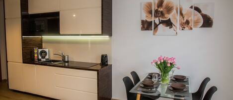 Apartment, 1 Bedroom | Individually decorated, individually furnished, desk, iron/ironing board