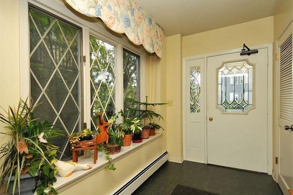 Quadruple Room, Ensuite (The Second Street Suite ) | Miscellaneous