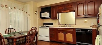 Second Street Suite